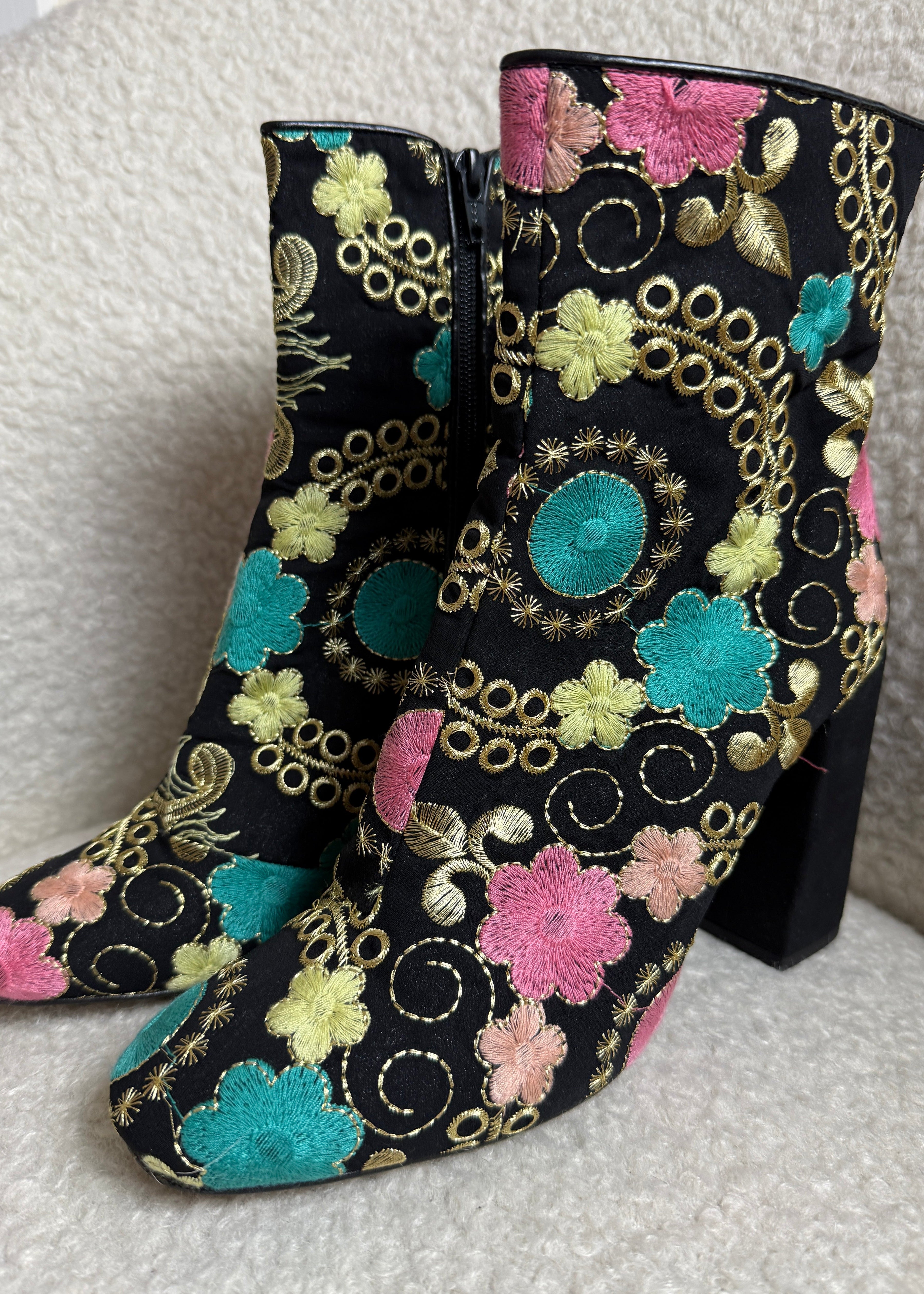 River Island Embroidered Boots UK8 Black Floral Block Heel Statement Made In Spa