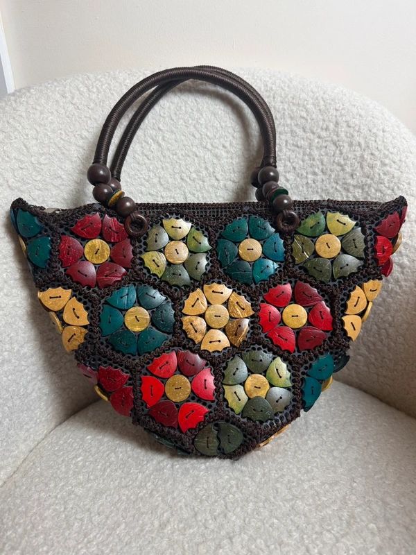 Boho Crochet Mesh Handbag Coconut Shell Floral Wooden Bead Strap