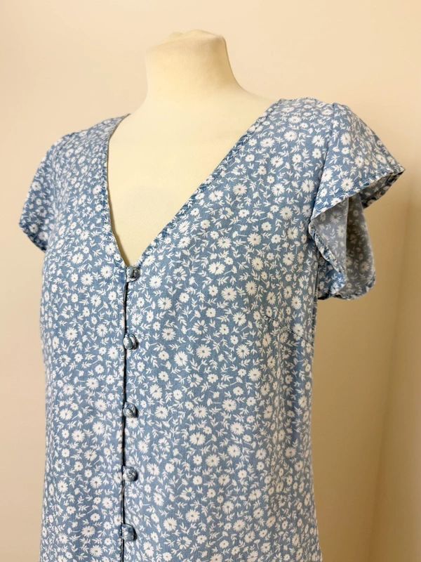 Next Light Blue Ditsy Floral Mini Dress UK8 Flutter Sleeve Button Front