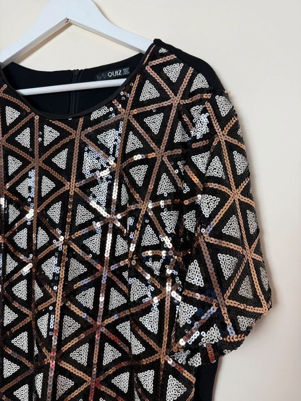 Quiz Geometric Sequin Party Dress Rose Gold Black UK24 Short Sleeve