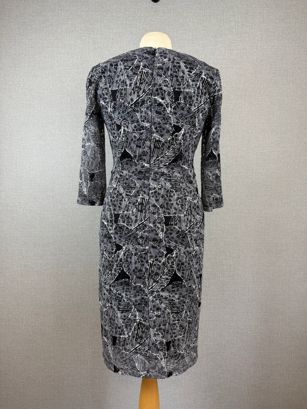 Phase Eight Black & White Leaf Print Sheath Dress UK 10 - Preloved