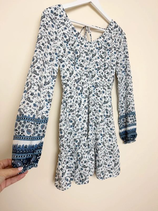 Hollister Blue Floral Paisley Mini Dress Frill Hem Tie Back V Neck XS