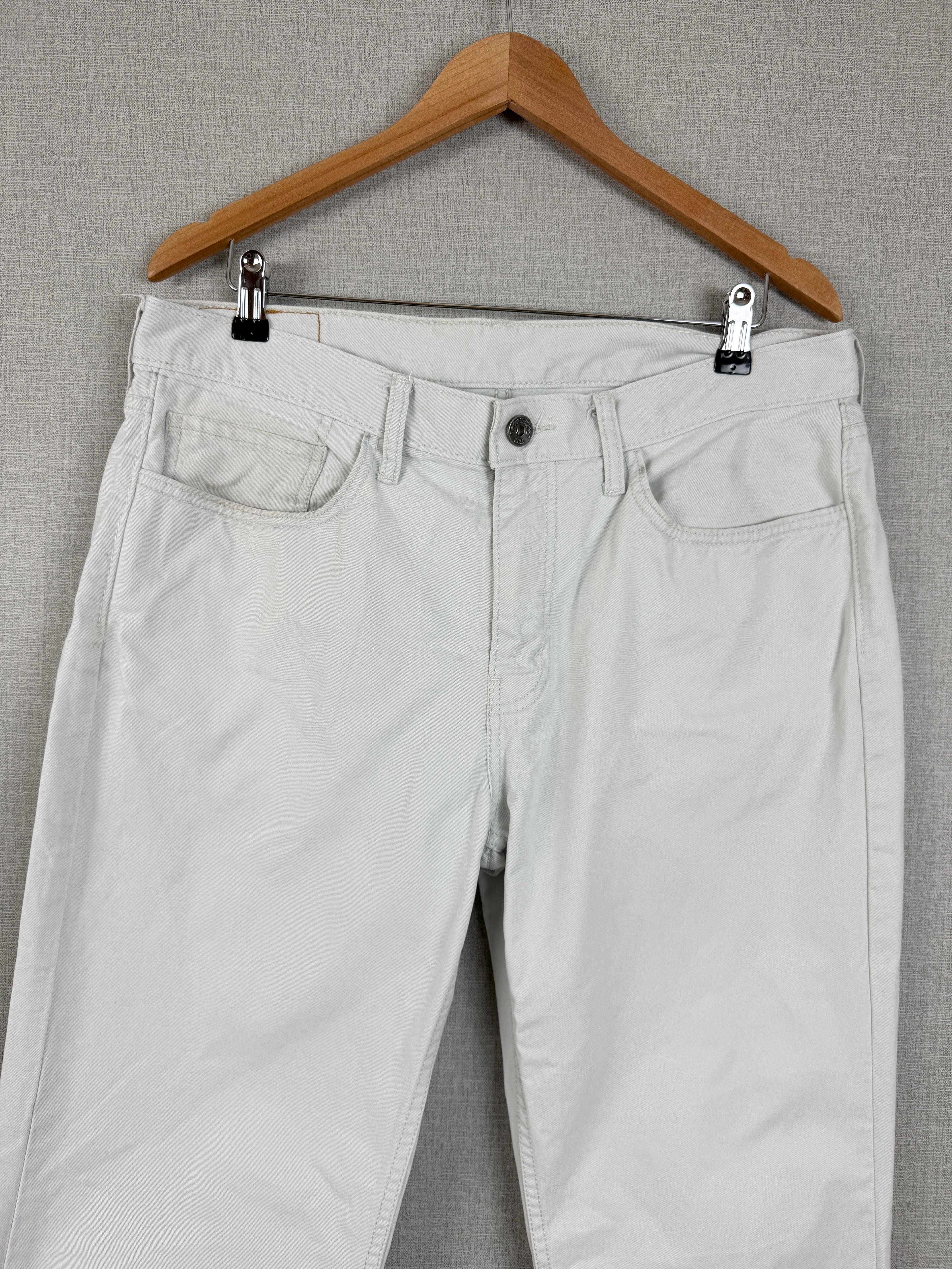 Levi's 514 Pale Blue Straight Leg Jeans W36 L32 - Preloved