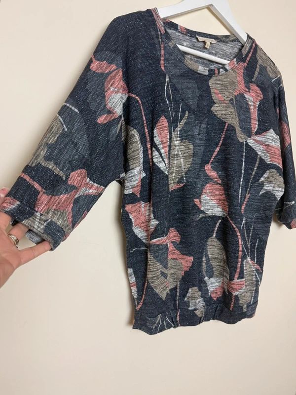 Phase Eight Navy Floral Batwing 1/2 Length Sleeve Top - UK8