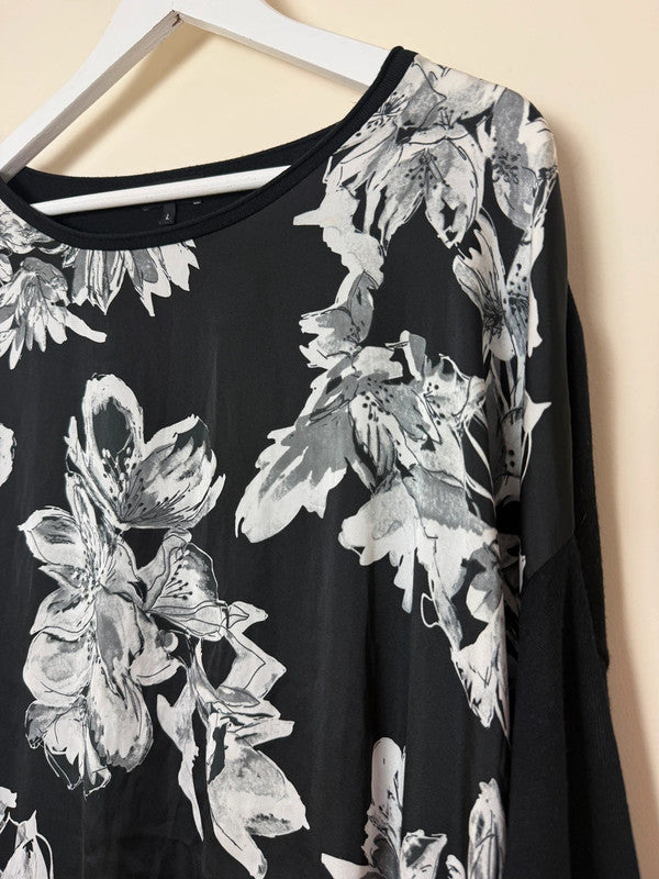 Papaya Black White Satin Front Floral Print Knit Top - Large