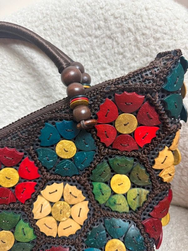 Boho Crochet Mesh Handbag Coconut Shell Floral Wooden Bead Strap