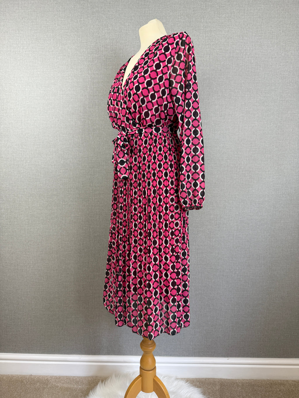 Sugar BaBe Pink Geometric Pleated Midi Dress Made in Italy UK 10 – BNWT
