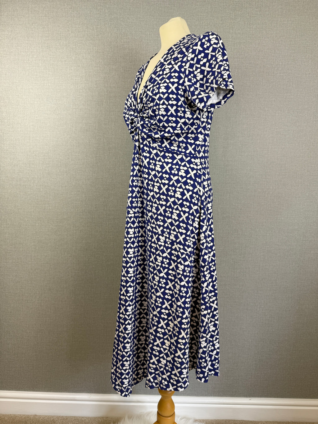 Joe Browns Blue & White Twist Front Midi Dress UK 16 – BNWT
