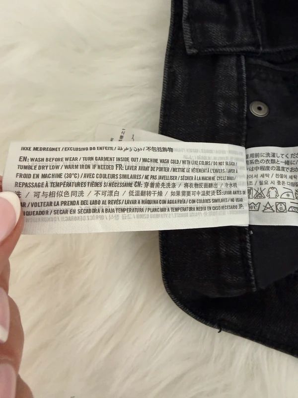 Abercrombie & Fitch Black Low Rise Micro Denim Shorts W28 Womens