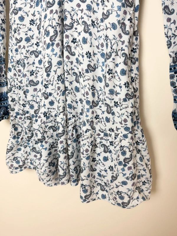 Hollister Blue Floral Paisley Mini Dress Frill Hem Tie Back V Neck XS