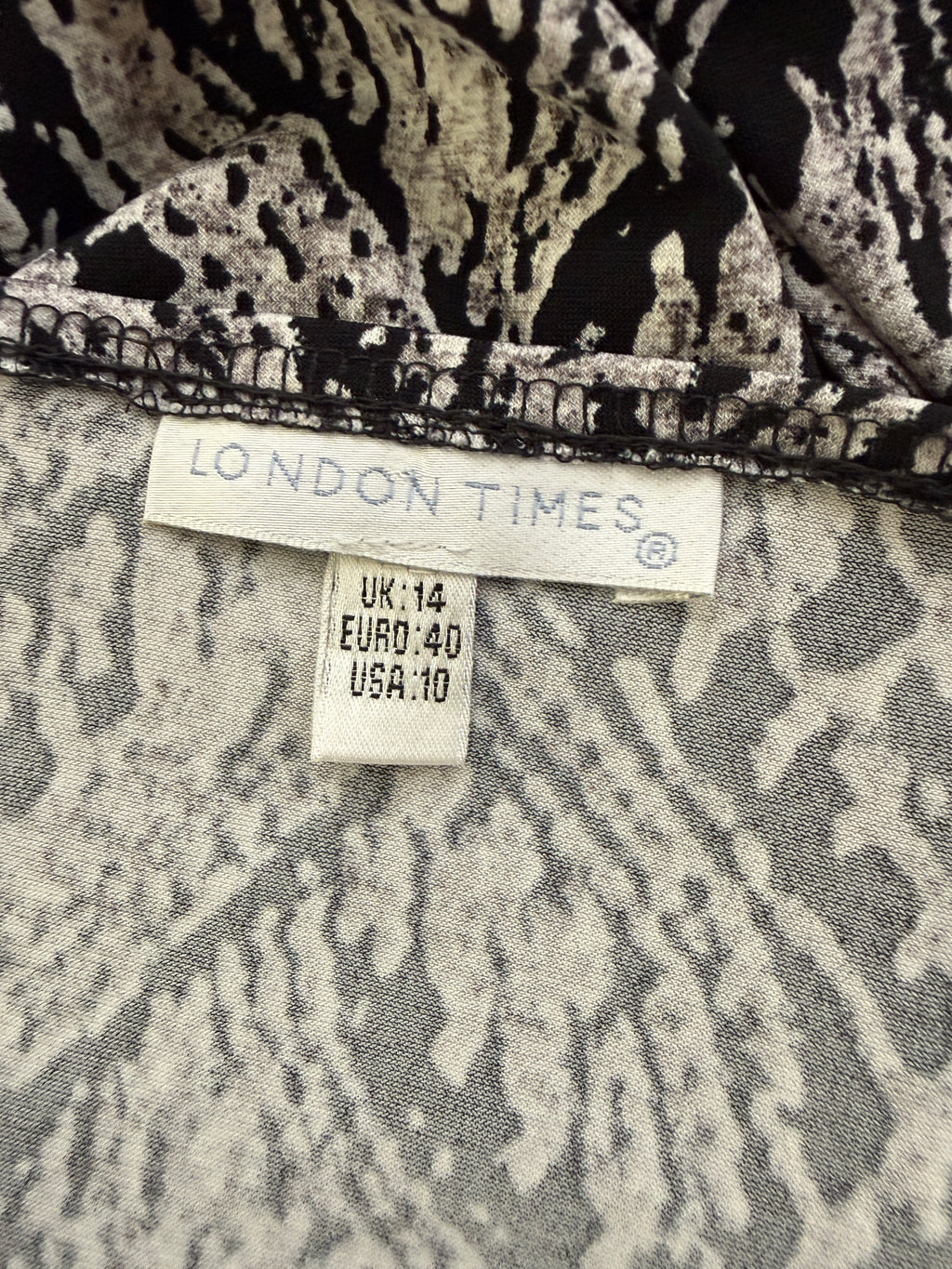 London Times Black White Wrap Dress UK 14 V Neck 3/4 Sleeve Stretch