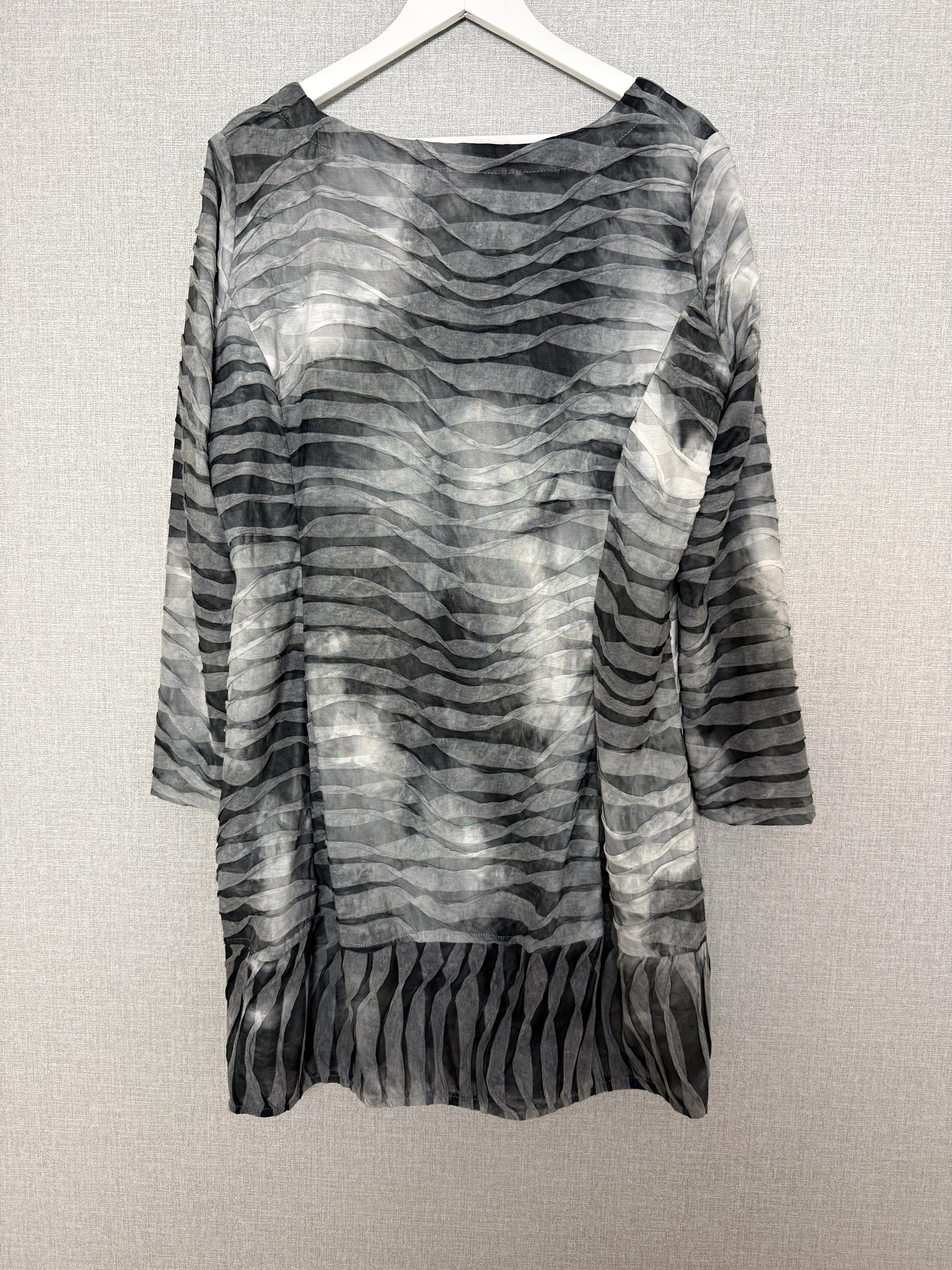 Chesca Now Grey Abstract Stripe Tunic Top One Size – Pre-Loved