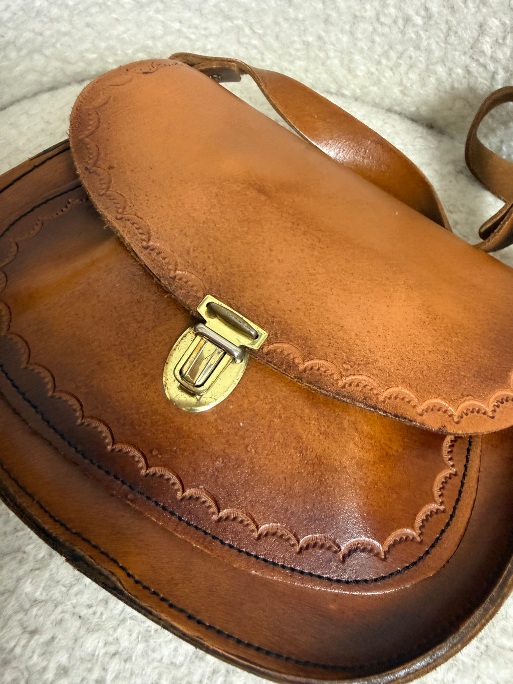 Vintage Brown Leather Crossbody Saddle Bag 9” x 8” – Preloved