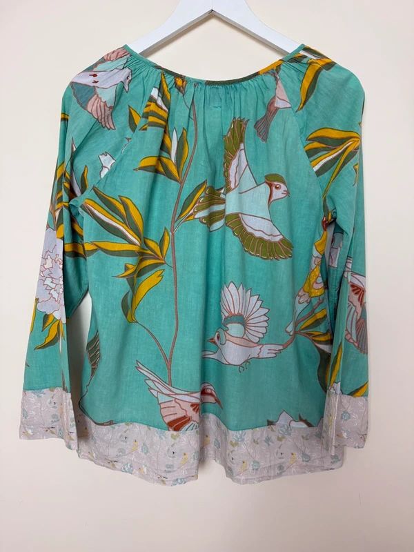 Soul Kathrine Turquoise Bird Print Linen Blend Blouse V Neck Large