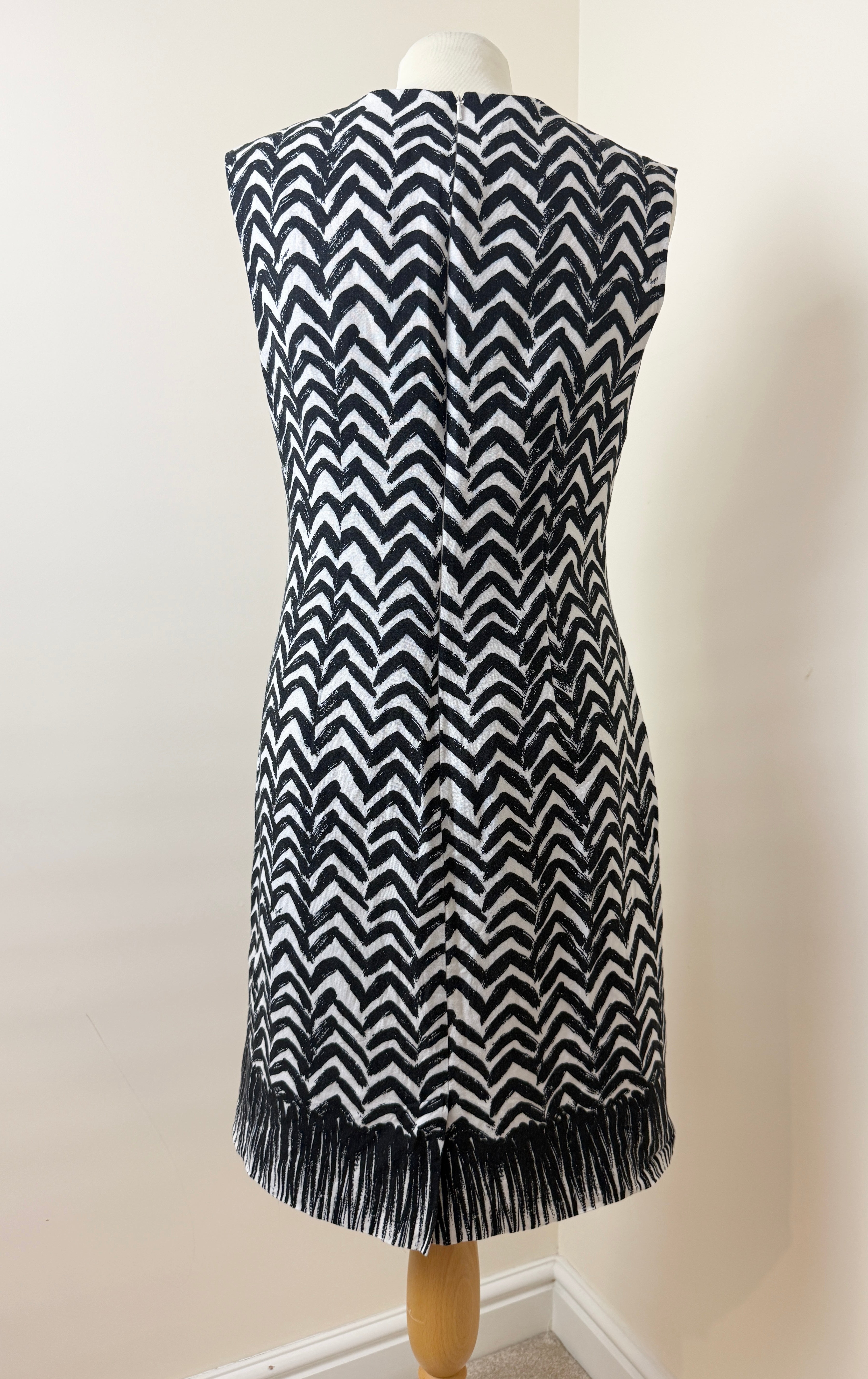 Jaeger Black Ivory Chevron Shift Dress UK12 Sleeveless Linen Blend Abstract