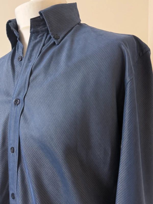 Red Herring Men’s Slim Fit Shirt Medium – Dark Blue Sheen Smart Casual Workwear