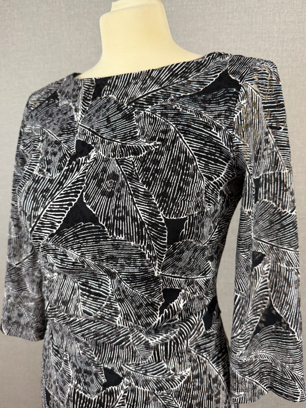 Phase Eight Black & White Leaf Print Sheath Dress UK 10 - Preloved