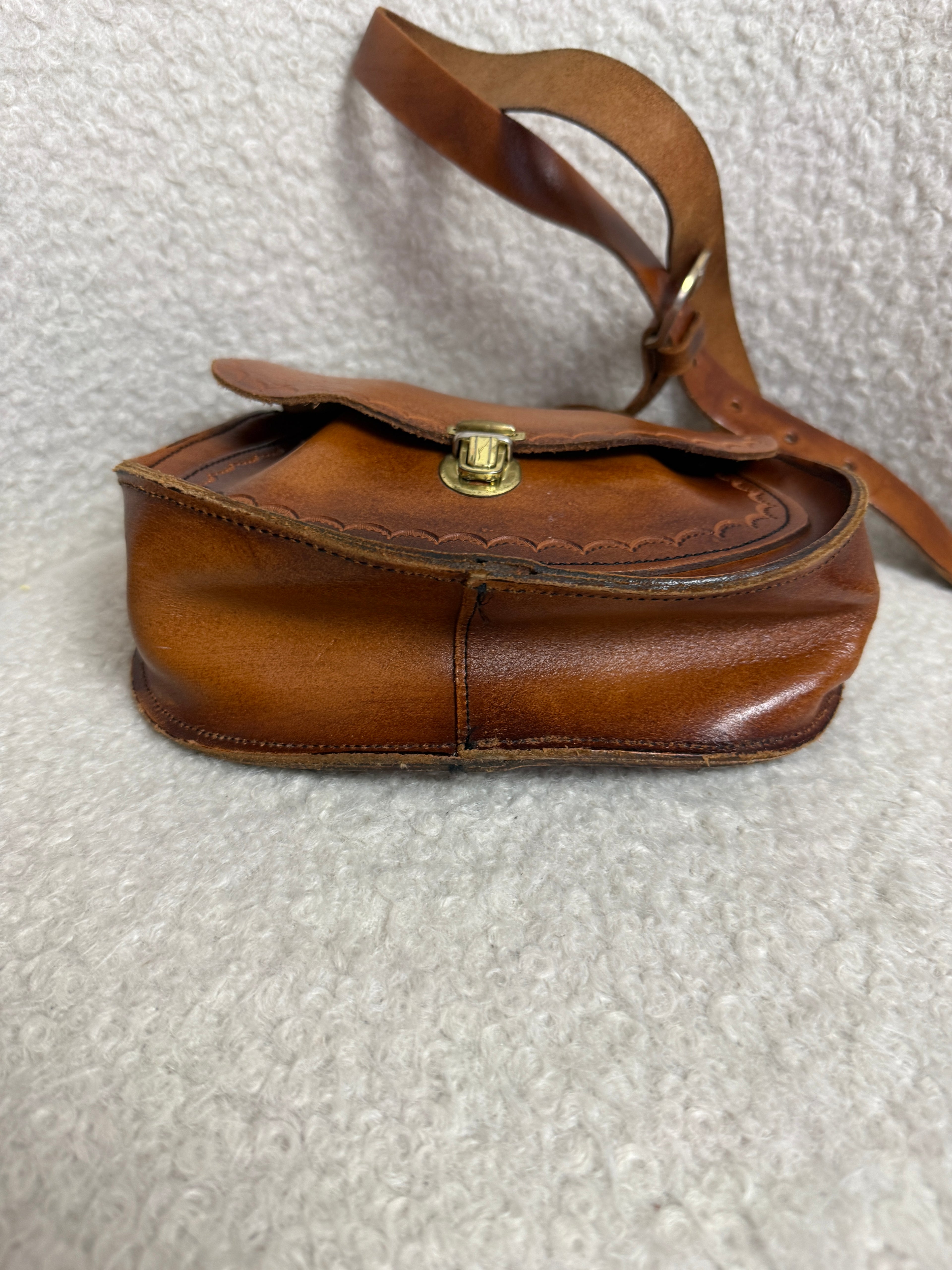 Vintage Brown Leather Crossbody Saddle Bag 9” x 8” – Preloved
