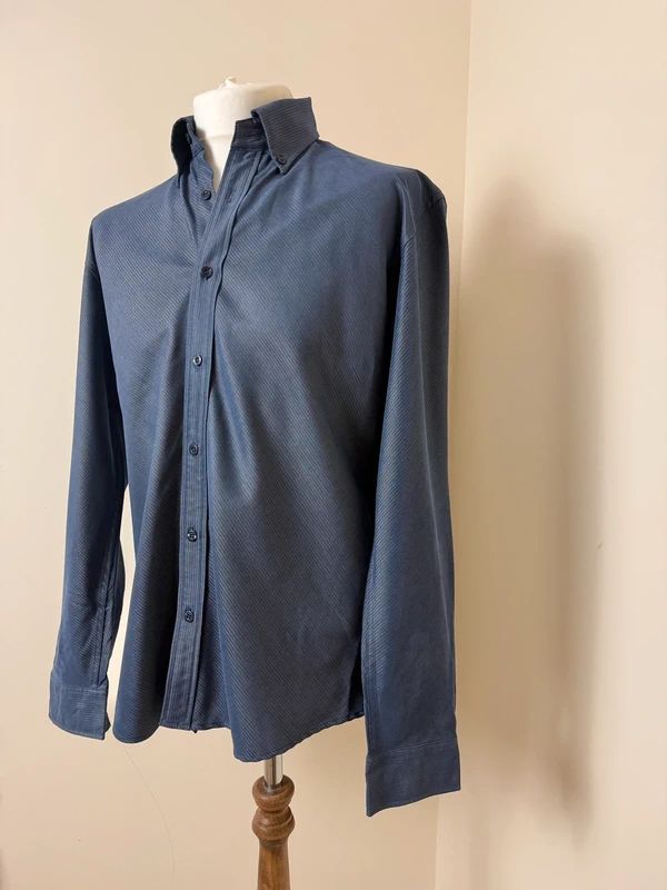 Red Herring Men’s Slim Fit Shirt Medium – Dark Blue Sheen Smart Casual Workwear