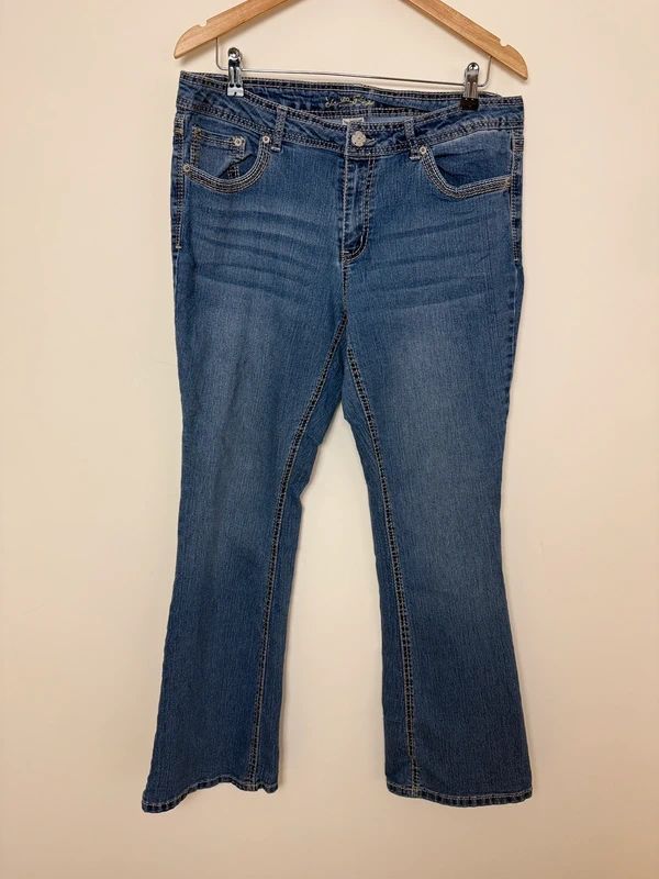 Faded Glory Midwash Bootcut Stretch Jeans Embroidered Pockets Contrast Stitching UK16 W36 L30