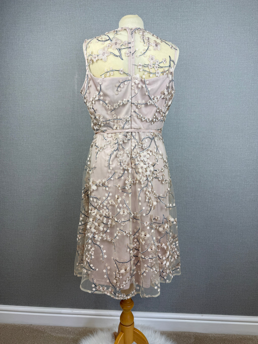Phase Eight Embroidered Floral Occasion Dress UK16 – Pre-Loved