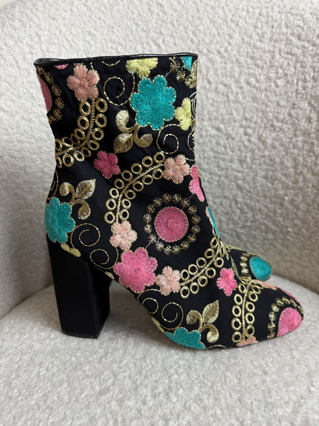 River Island Embroidered Boots UK8 Black Floral Block Heel Statement Made In Spa