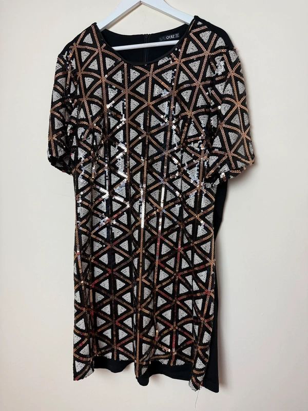 Quiz Geometric Sequin Party Dress Rose Gold Black UK24 Short Sleeve