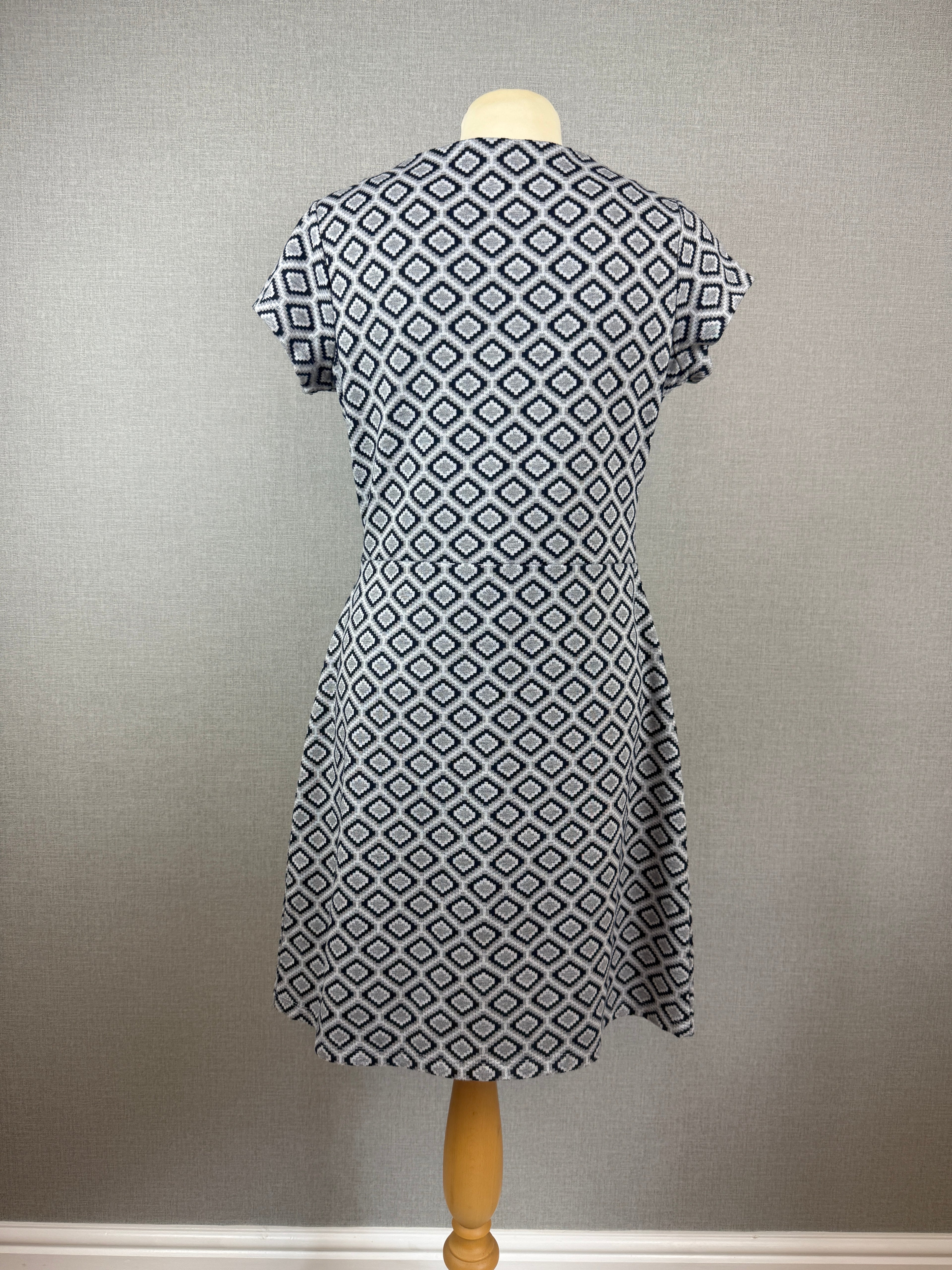 Grey & Black Geometric Print Fit & Flare Dress UK 12 – Pre-Loved