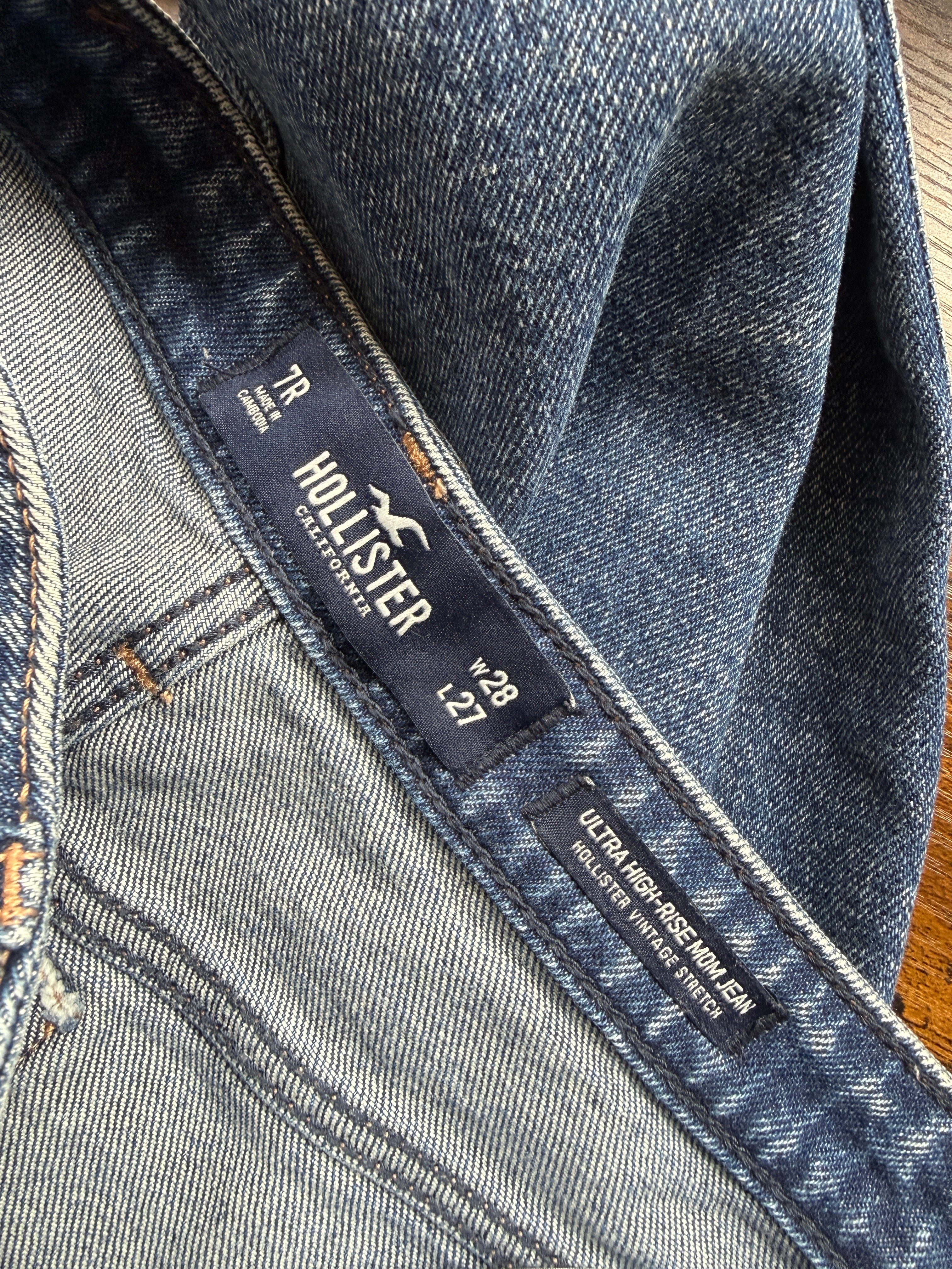 Hollister Ultra High Rise Mom Jeans Dark Wash Denim W28 L27 UK8