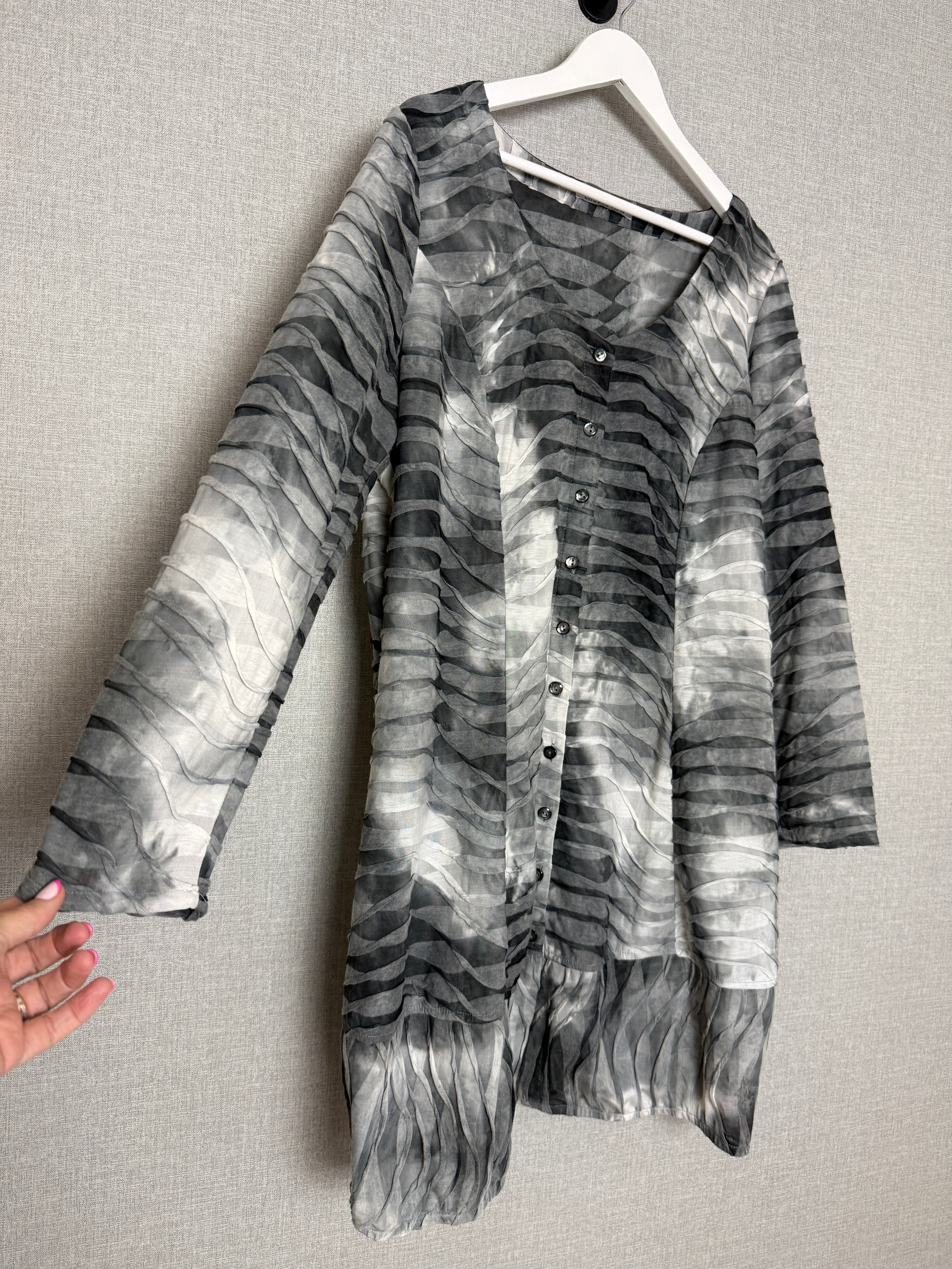 Chesca Now Grey Abstract Stripe Tunic Top One Size – Pre-Loved