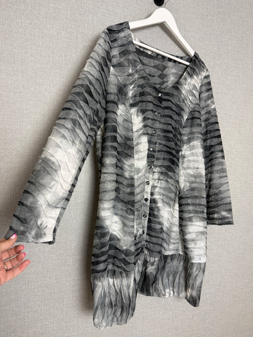 Chesca Now Grey Abstract Stripe Tunic Top One Size – Pre-Loved