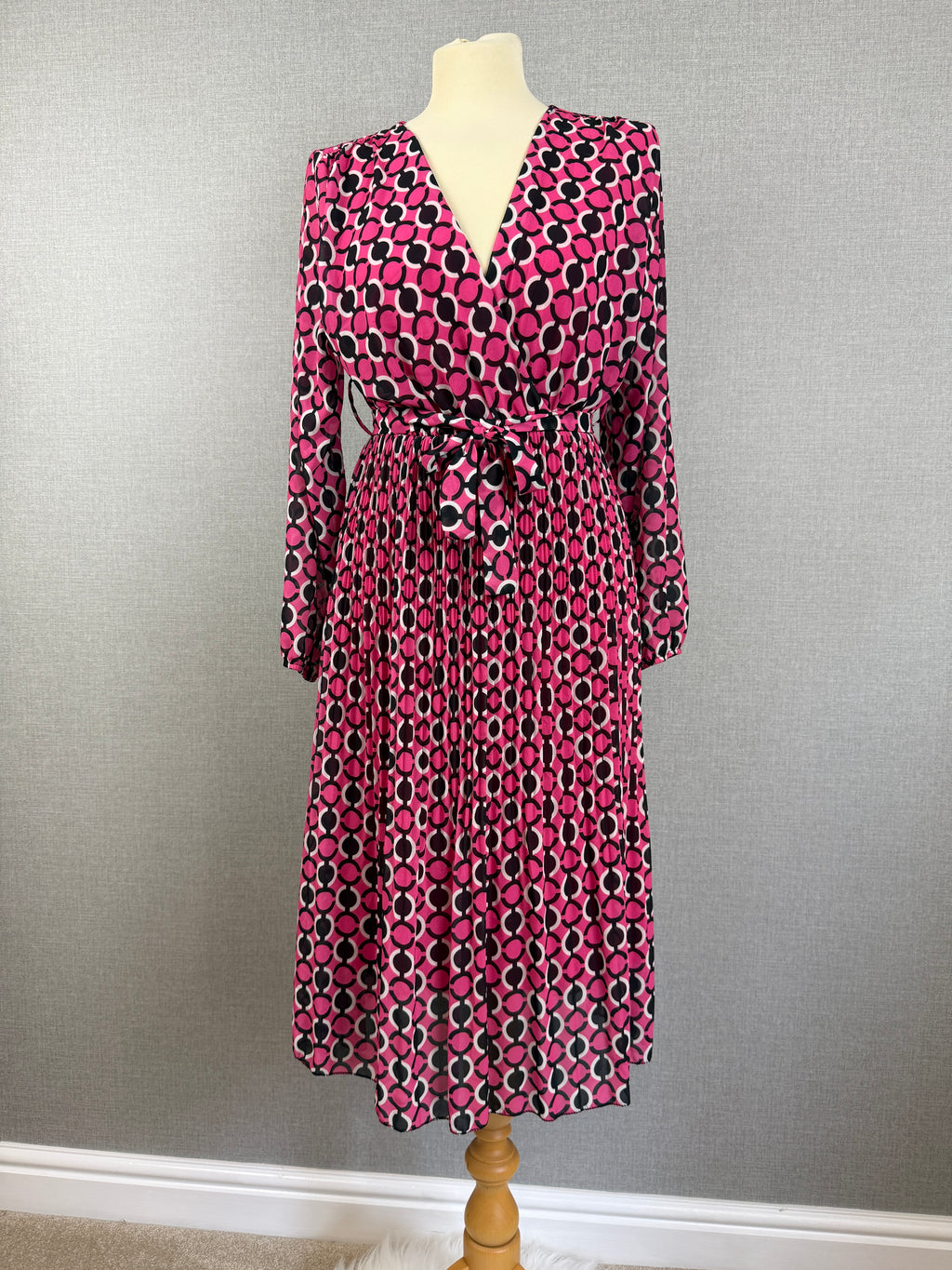 Sugar BaBe Pink Geometric Pleated Midi Dress Made in Italy UK 10 – BNWT