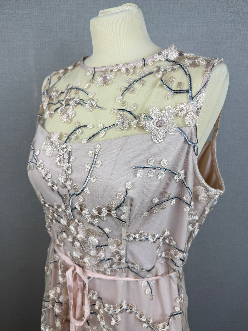 Phase Eight Embroidered Floral Occasion Dress UK16 – Pre-Loved