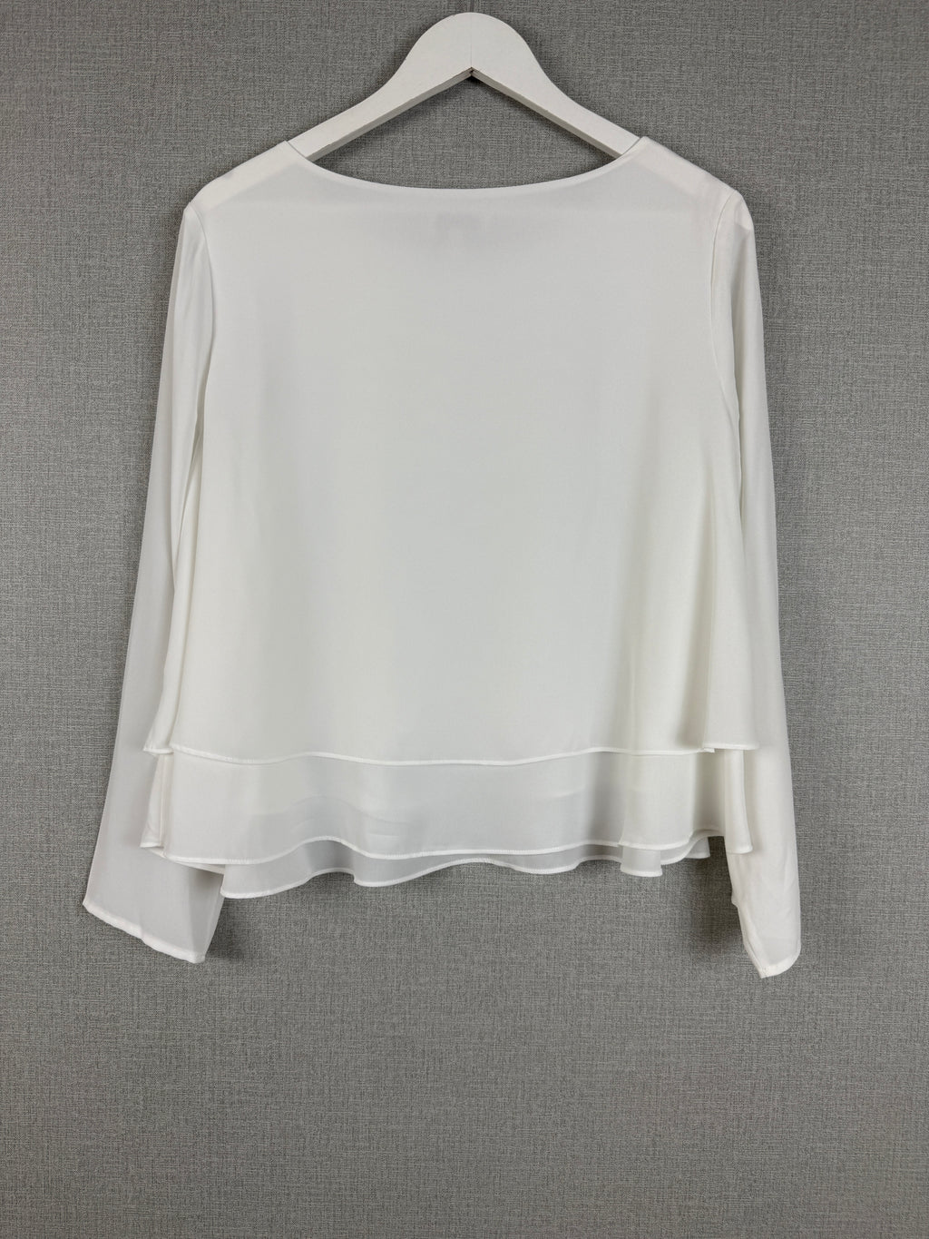 Papaya Weekend White Layered Bell Sleeve Blouse UK 16 – Preloved