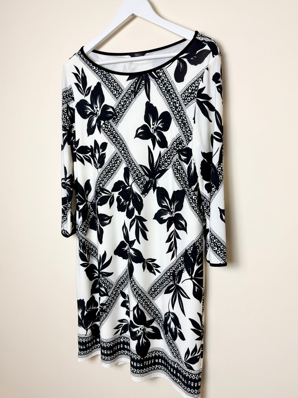 M&Co Black Ivory Floral Print Lined Shift Dress - UK16