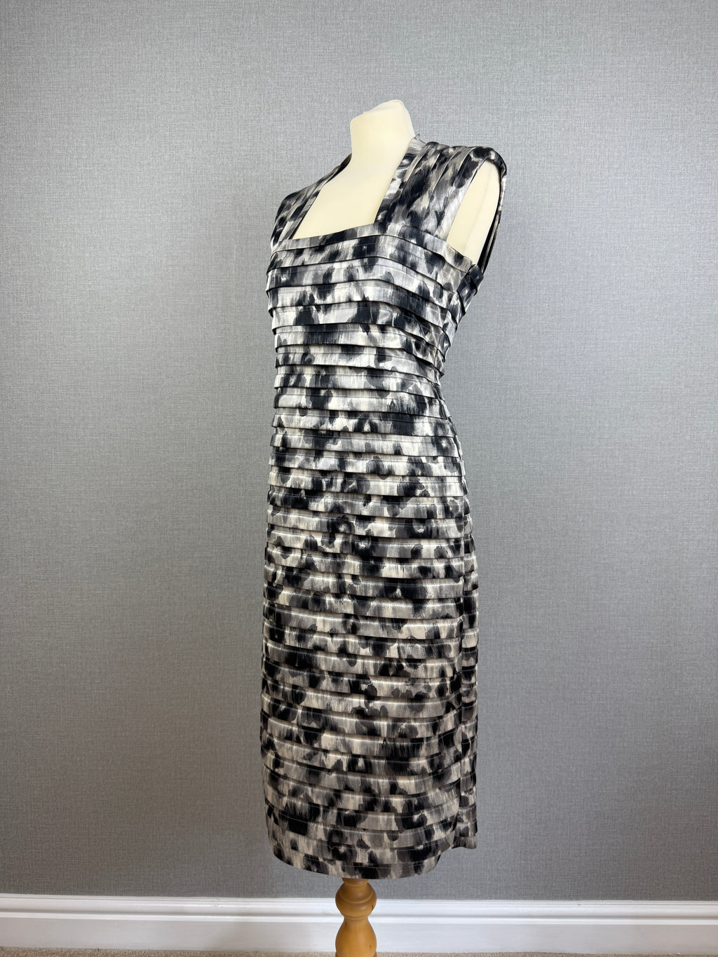 Gina Bacconi Abstract Print Pleated Occasion Dress UK 14 - Preloved