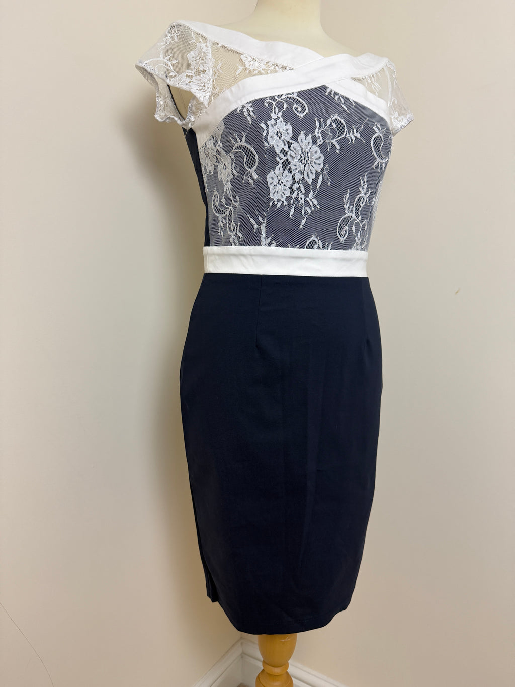 Paper Dolls BNWT Navy Bodycon  Dress Cream Lace Top  - UK10