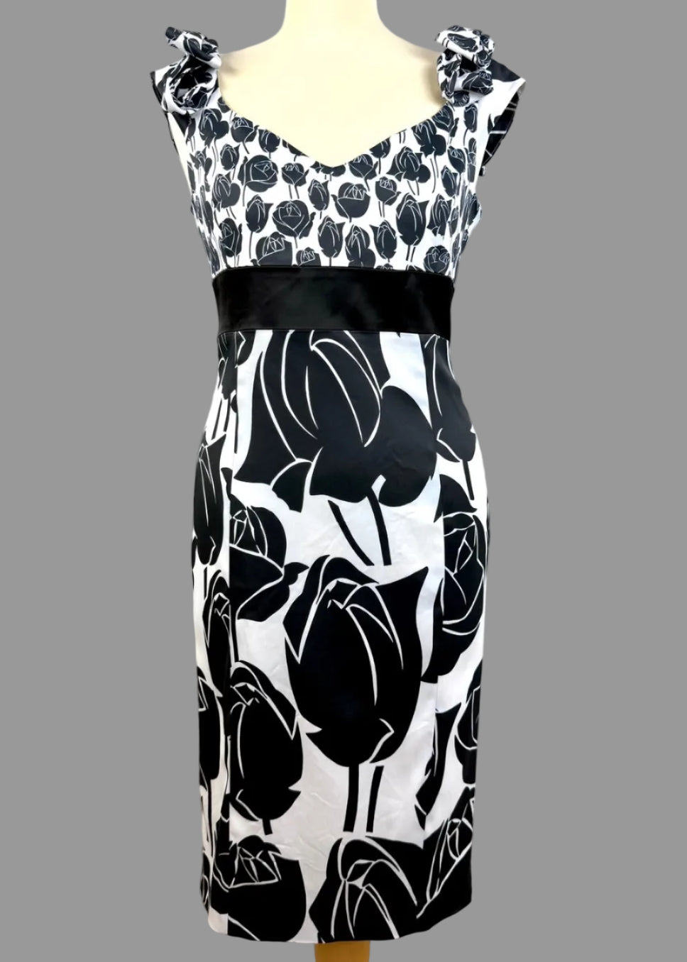 Karen Millen Black & White Rose Floral Pencil Midi Dress – UK 12 - Pre-loved