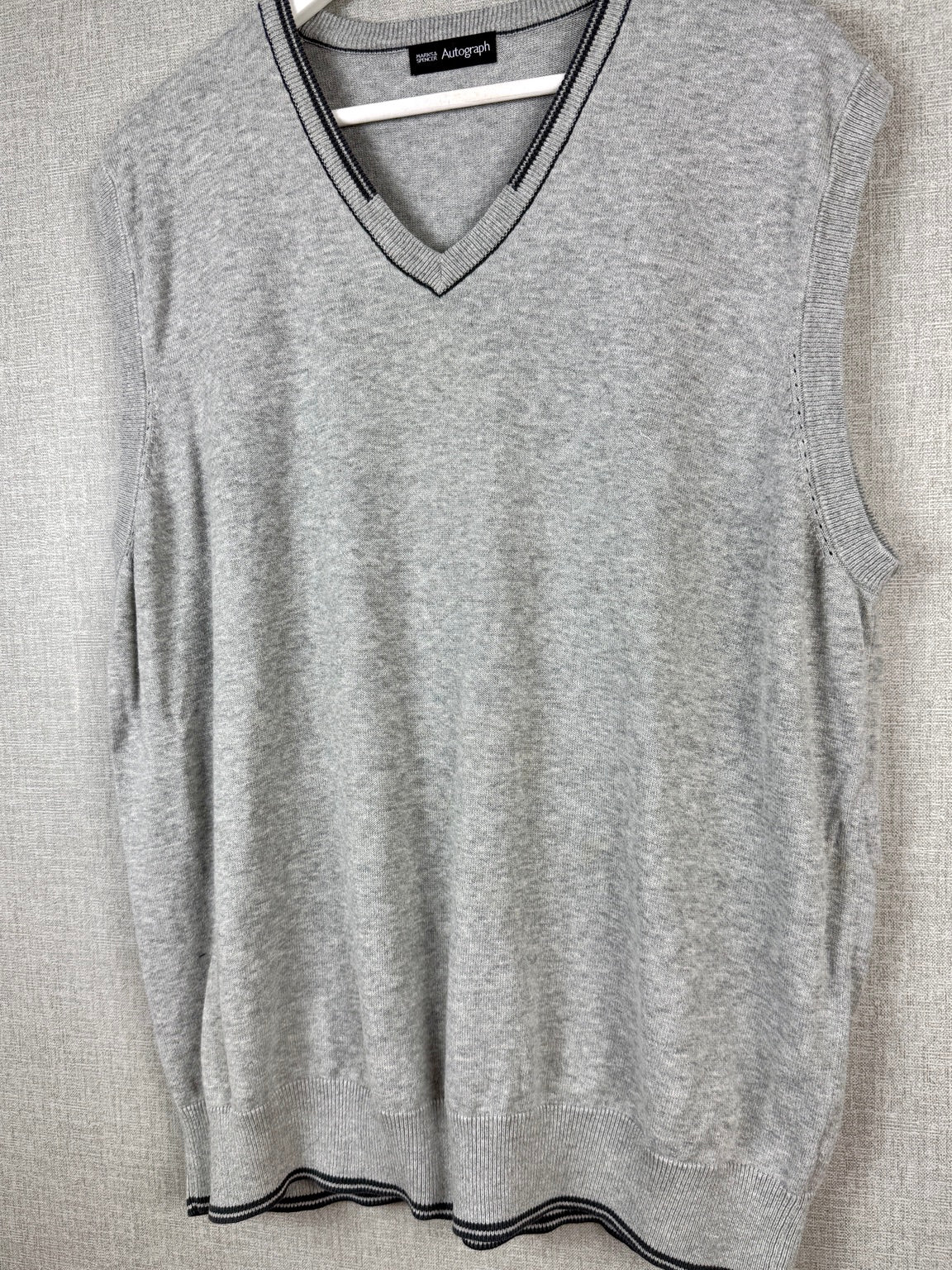 M&S Autograph Men's V-Neck Sleeveless Jumper Vest Light Grey XL - Pre-loved