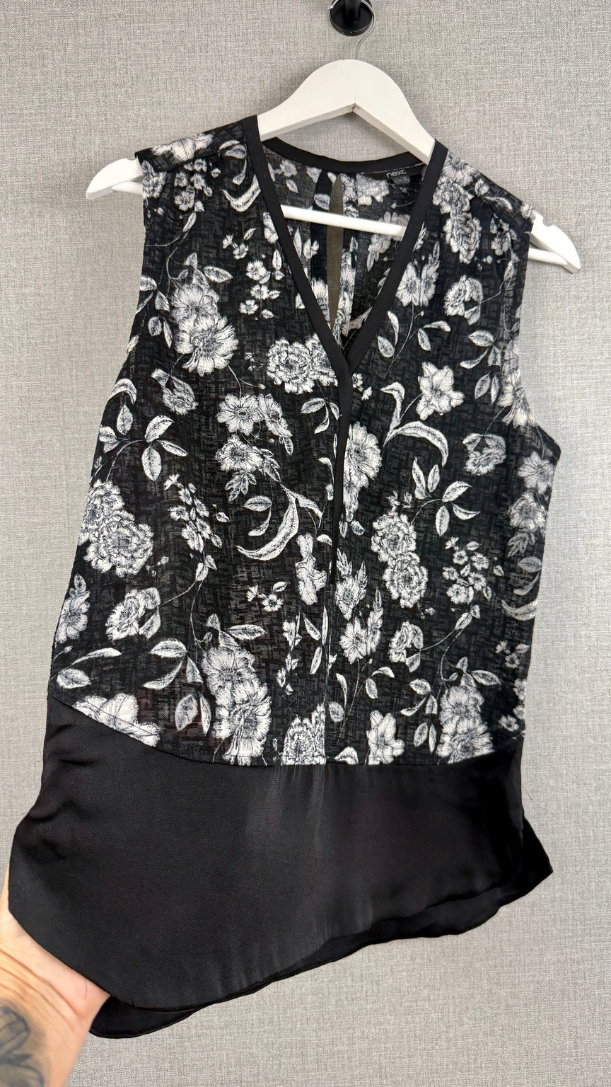 Next Floral Sleeveless Blouse Top Black White Grey UK 12 - Pre-loved