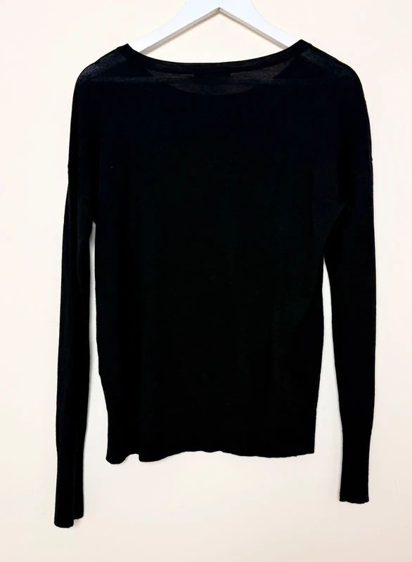 Uniqlo 100% Pure Wool Black Jumper Medium Crew Neck Lightweight
