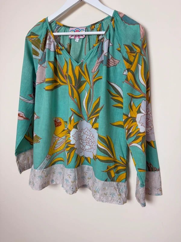 Soul Kathrine Turquoise Bird Print Linen Blend Blouse V Neck Large