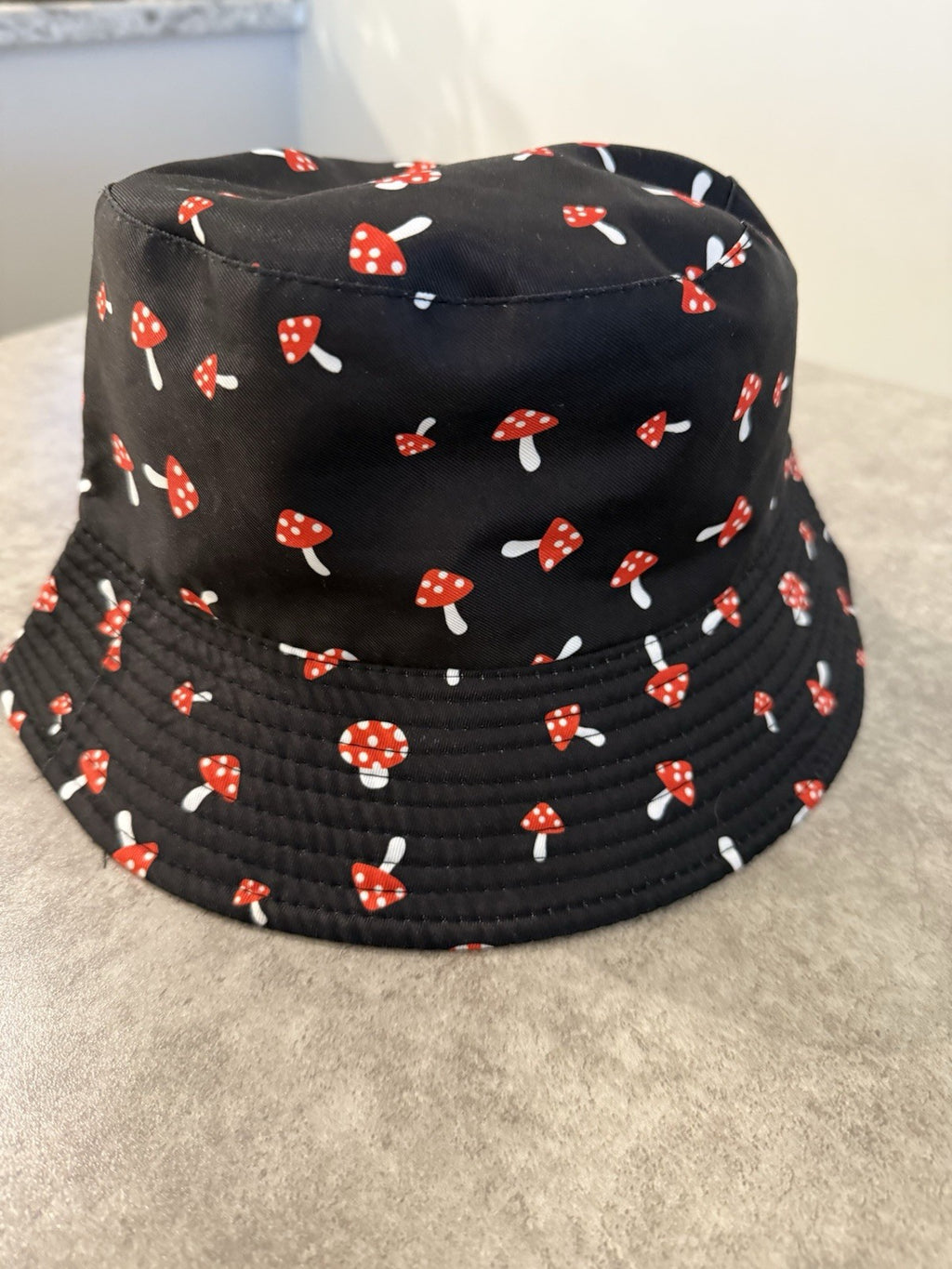 Black /Red Cotton Unisex Toadstool Bucket Hat - New