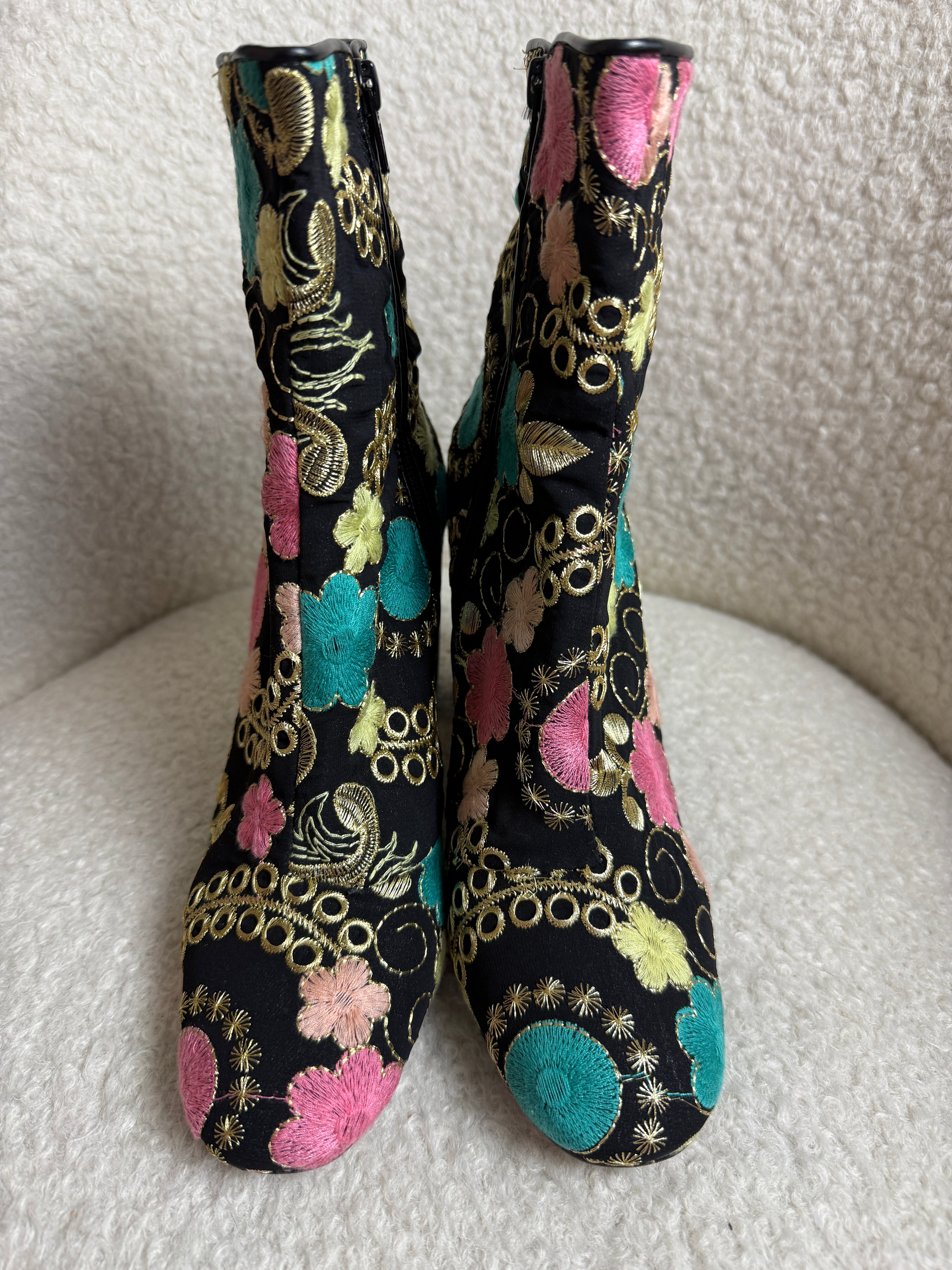 River Island Embroidered Boots UK8 Black Floral Block Heel Statement Made In Spa