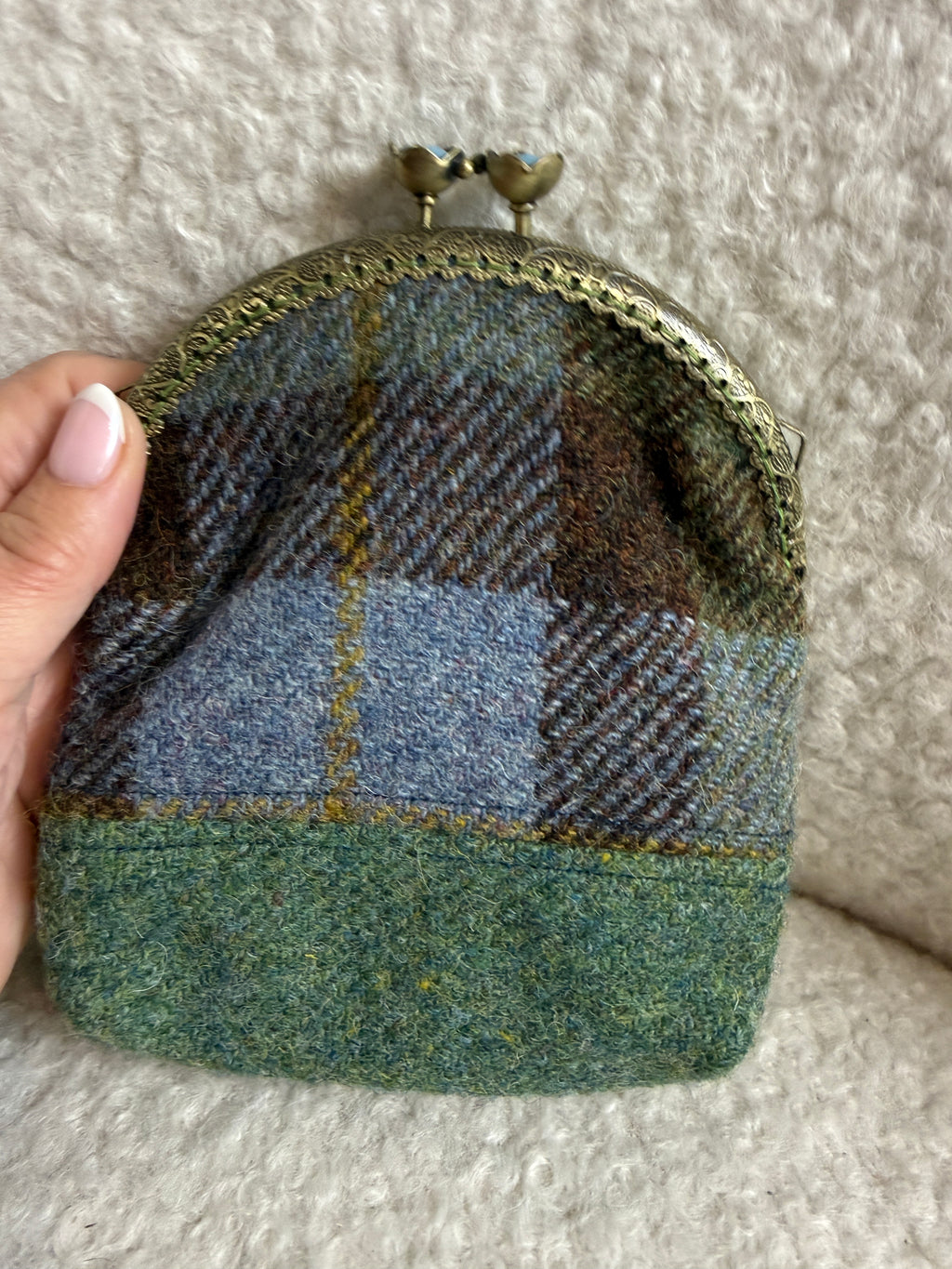 Harris Tweed Eigg Coin Purse Tartan Kiss Lock Orb Label Blue Satin Lining