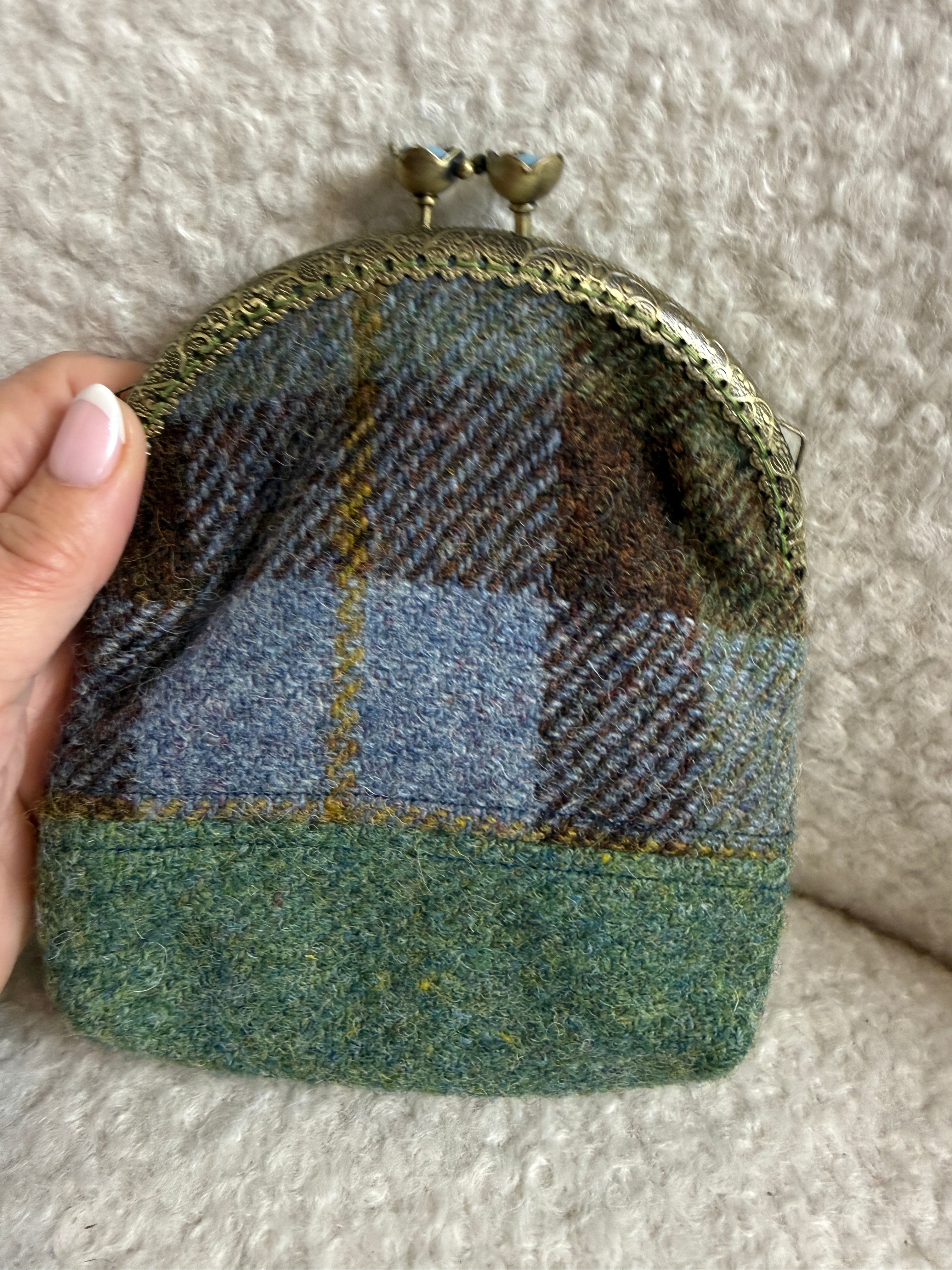 Harris Tweed Eigg Coin Purse Tartan Kiss Lock Orb Label Blue Satin Lining