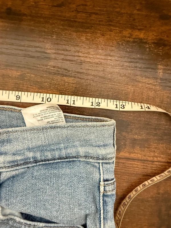 Levi’s Mile High Denim Shorts Light Wash High Waisted W27