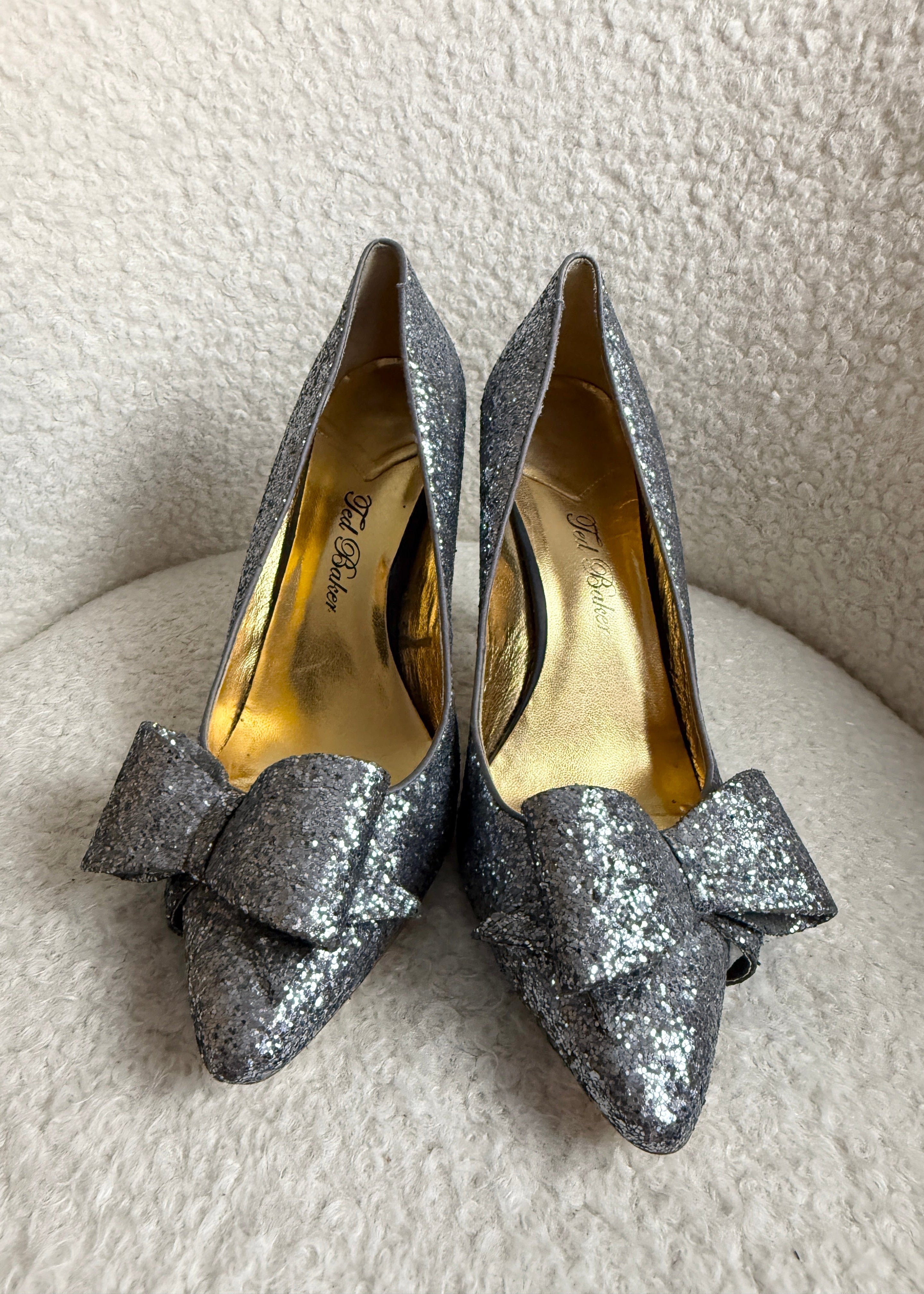 Ted Baker Keanah 2 Glitter Heels Silver Bow Pointed Toe UK8
