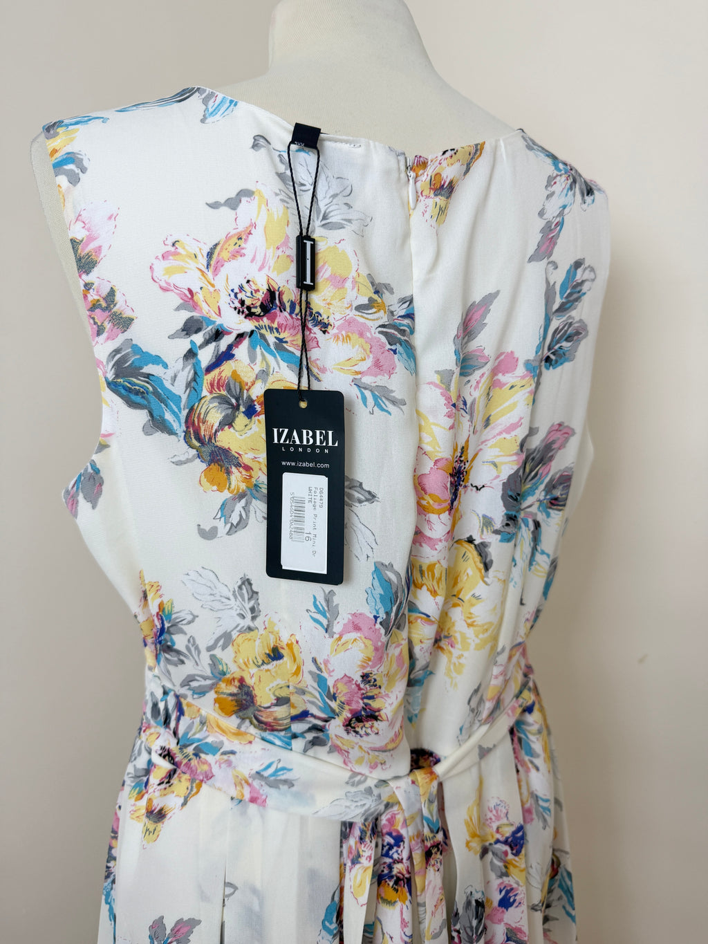 Izabel London Floral Dress UK16 BNWT Sleeveless Pleated High Neck Fit & Flare