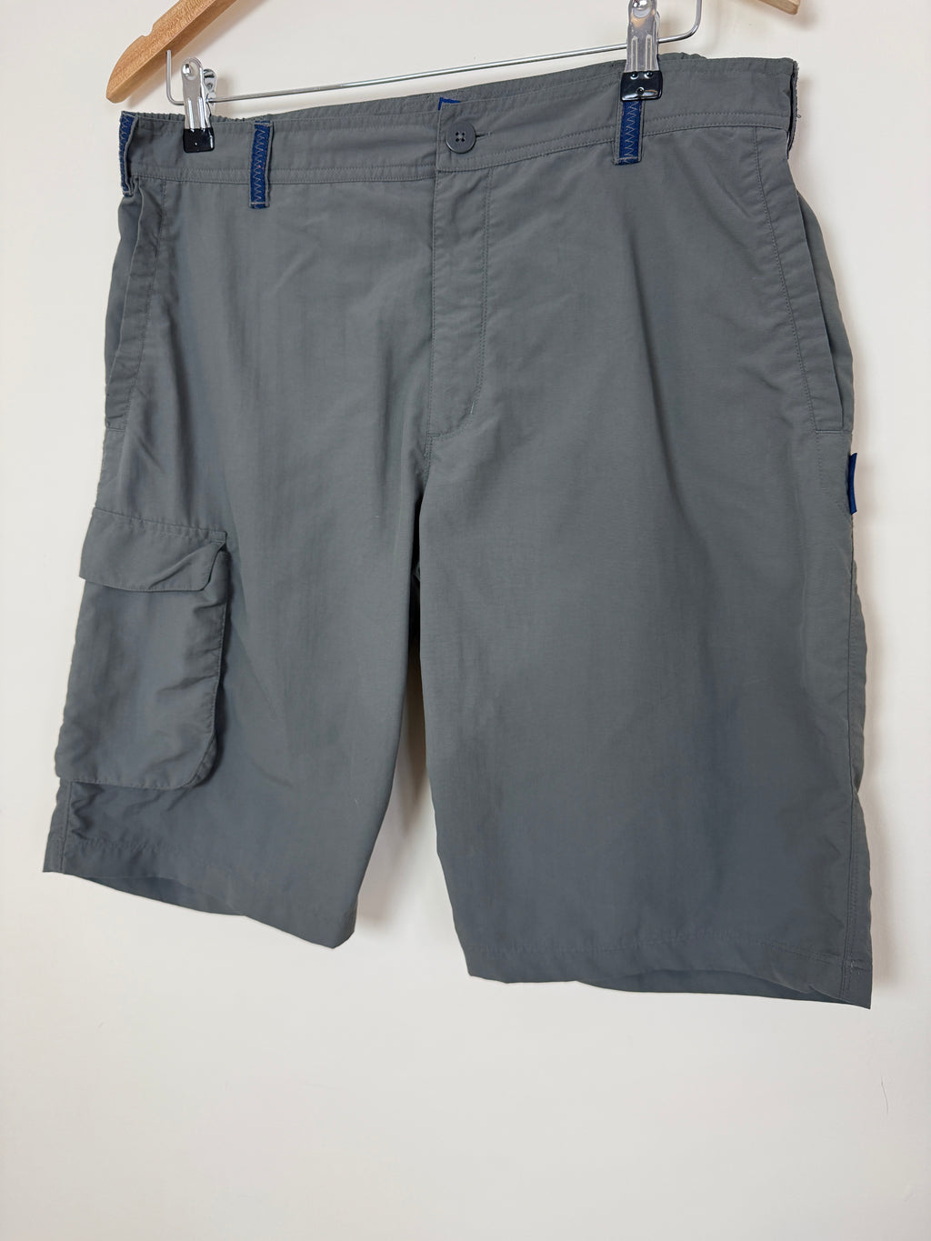Sprayway Men’s Grey Cargo Walking Hiking Shorts Small Waist 30